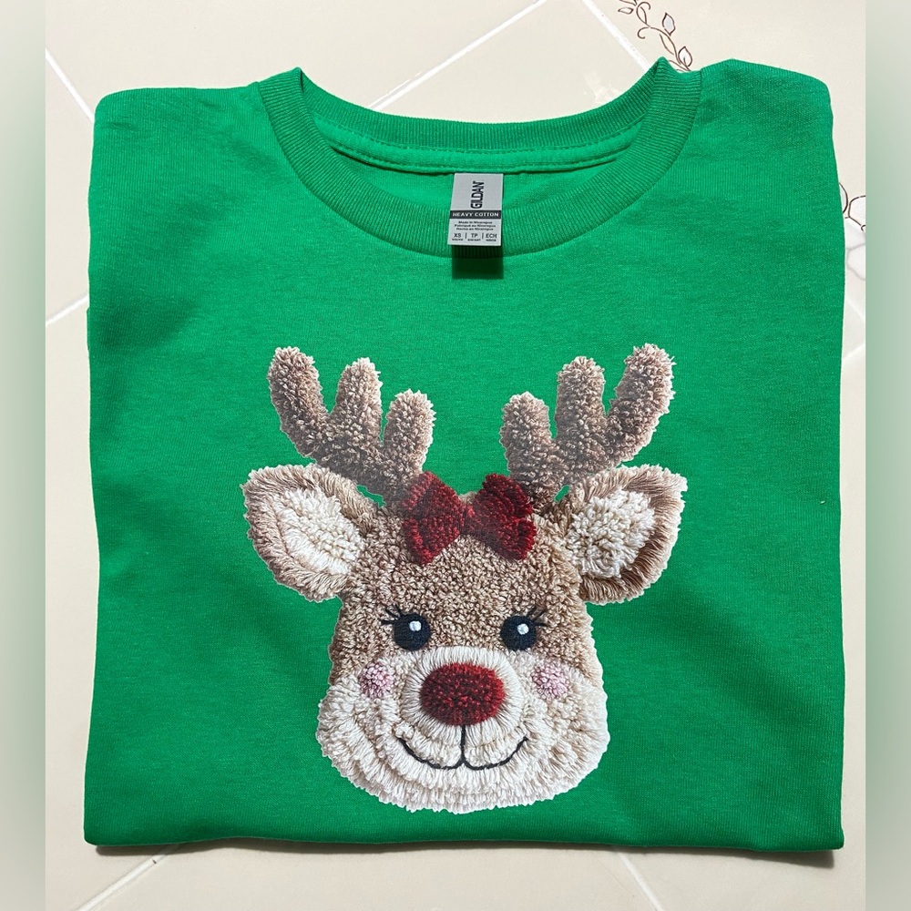 NEW!Gildan Kids T-Shirt with Reindeer Design